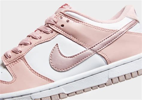 women's Nike low dunk pink